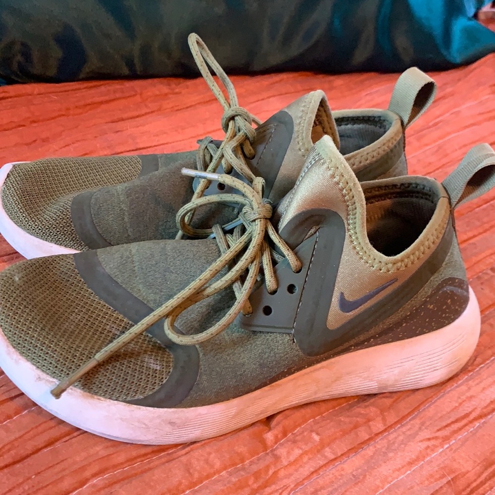 Nike Roshe Olive Army Green